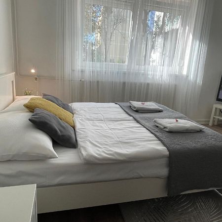 Magnolia Apartman Gyor Bagian luar foto