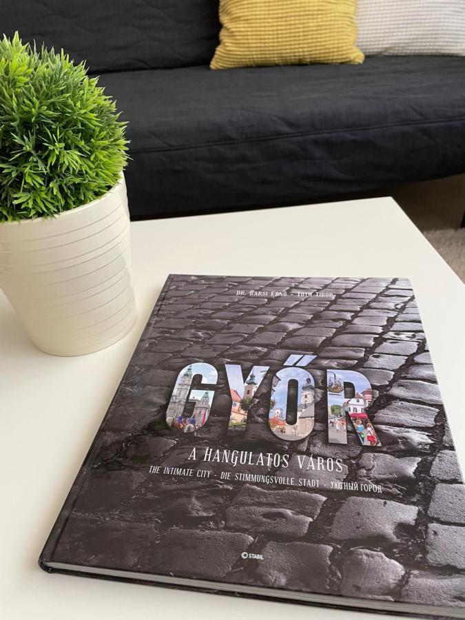 Magnolia Apartman Gyor Bagian luar foto