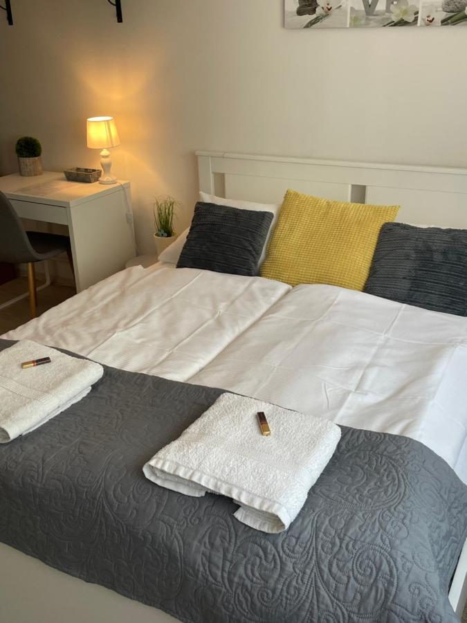 Magnolia Apartman Gyor Bagian luar foto